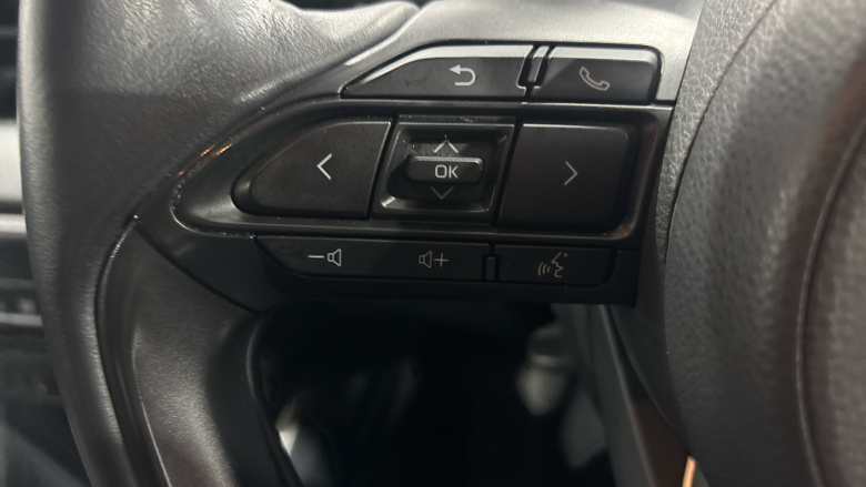 Toyota Yaris 1.5 Hybrid Design 5dr CVT Hybrid Hatchback